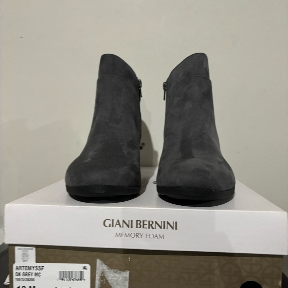 Giani Bernini  Artemy SSF Dark Gray Ankle Booties
